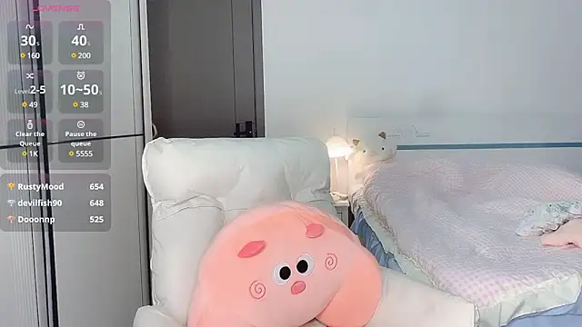 Snapshot of White-Star chatting on 12.15.24 White-Star online show from 12.15.24