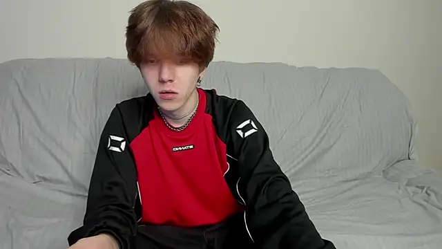 Snapshot of braxiboy chatting on 12.08.24 braxiboy online show from 12.08.24