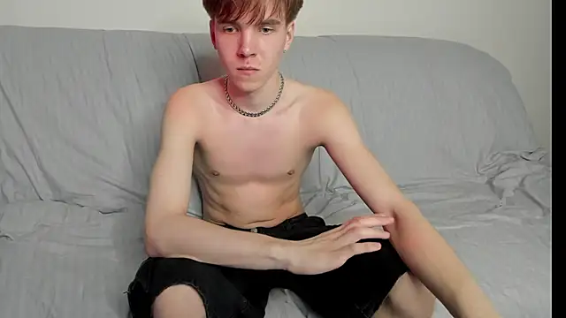 Snapshot of braxiboy chatting on 12.14.24 braxiboy online show from 12.14.24