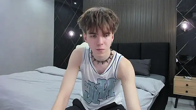 Snapshot of braxiboy chatting on 12.26.24 braxiboy online show from 12.26.24