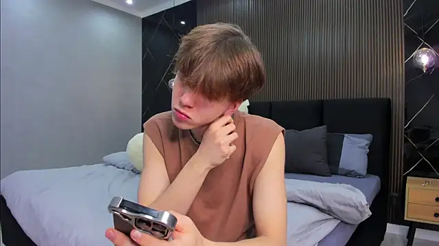 Snapshot of braxiboy chatting on 02.03.25 braxiboy online show from 02.03.25