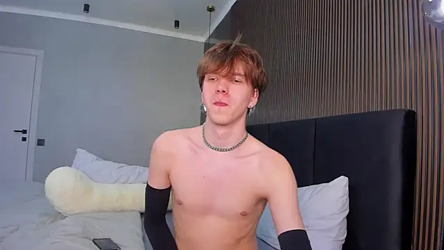 Snapshot of braxiboy chatting on 02.23.25 braxiboy online show from 02.23.25