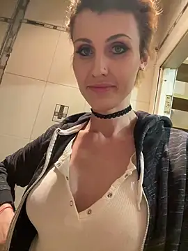 Snapshot of Kamila151 chatting on 01.20.25 Kamila151 online show from 01.20.25