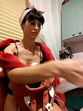 Snapshot of Kamila151 chatting on 09.28.25 Kamila151 online show from 09.28.25