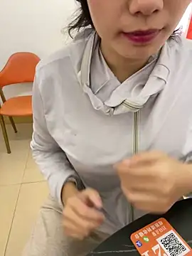 Snapshot of Bella0815 chatting on 12.04.24 Bella0815 online show from 12.04.24