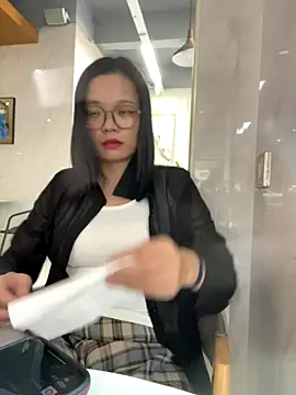 Bella0815 online show from 11.17.25