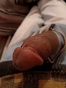 Snapshot of desicockblack chatting on 12.11.24 desicockblack online show from 12.11.24