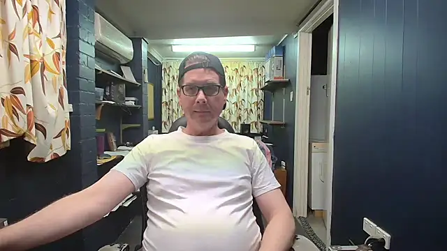 tilobinder online show from 12.19.25