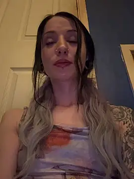 MissMidnightUK online show from 04.25.26