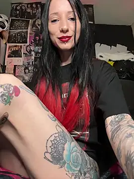 Snapshot of MissMidnightUK chatting on 05.12.26 MissMidnightUK online show from 05.12.26