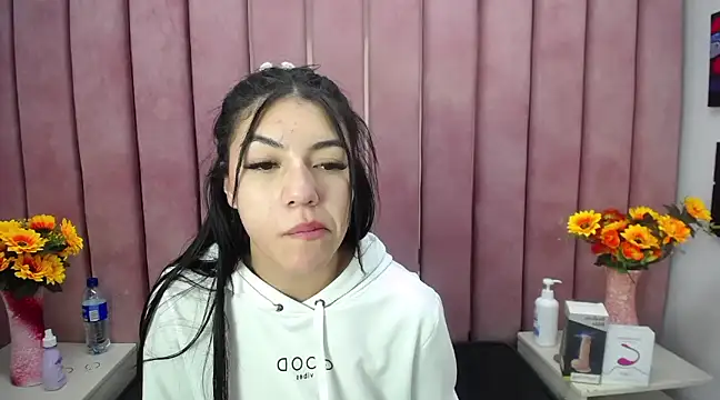 Snapshot of Poly_Sasha_ chatting on 03.14.25 Poly Sasha online show from 03.14.25