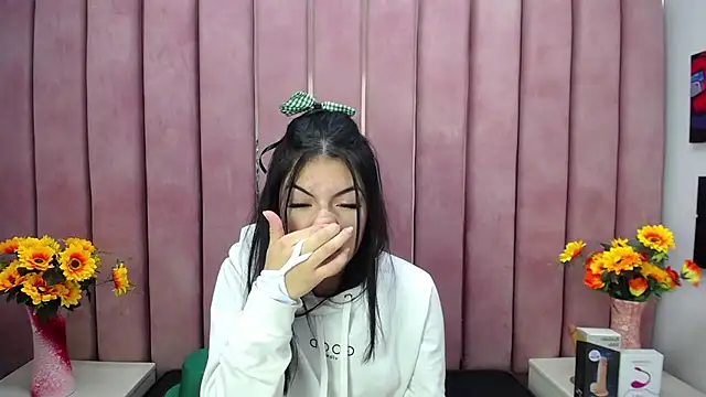 Snapshot of Poly_Sasha_ chatting on 03.18.25 Poly Sasha online show from 03.18.25