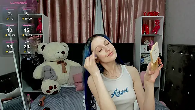 Snapshot of MiaKarlos chatting on 02.28.25 MiaKarlos online show from 02.28.25