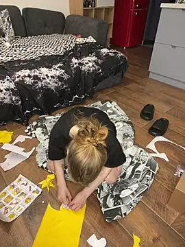 Snapshot of princessaalicc chatting on 12.09.24 princessaalicc online show from 12.09.24