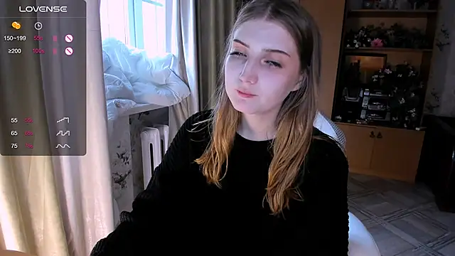 Snapshot of princessaalicc chatting on 09.10.25 princessaalicc online show from 09.10.25