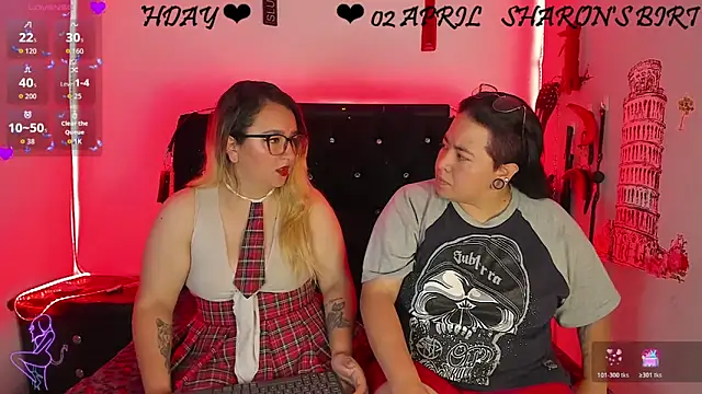 Snapshot of katieeandsharonn chatting on 03.31.26 katieeandsharonn online show from 03.31.26