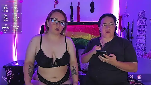 Snapshot of katieeandsharonn chatting on 06.16.26 katieeandsharonn online show from 06.16.26
