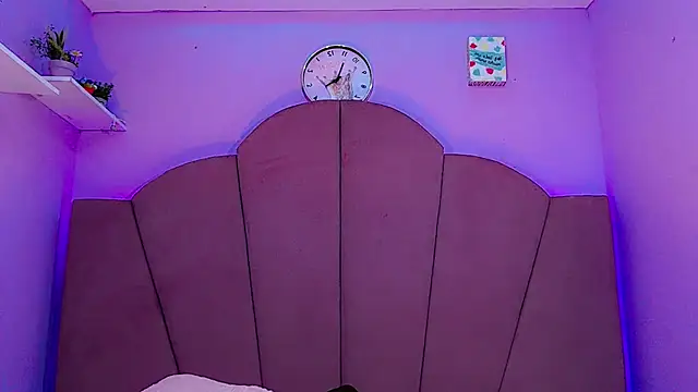 Snapshot of SexyValeriaa chatting on 03.19.25 SexyValeriaa online show from 03.19.25