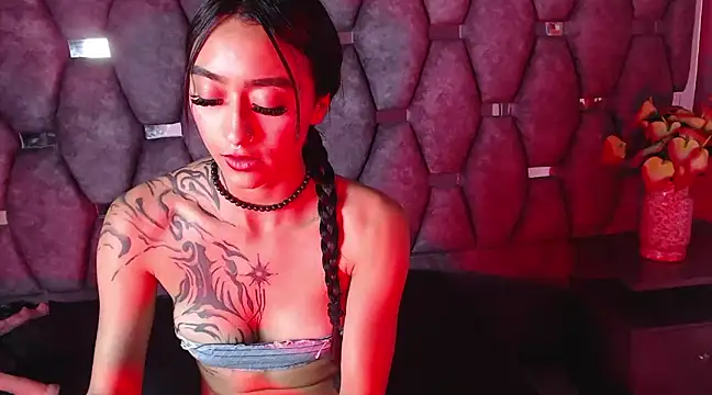 Snapshot of Miaa_Thopmson chatting on 12.23.24 Miaa Thopmson online show from 12.23.24