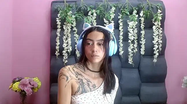 Snapshot of Miaa_Thopmson chatting on 03.04.25 Miaa Thopmson online show from 03.04.25