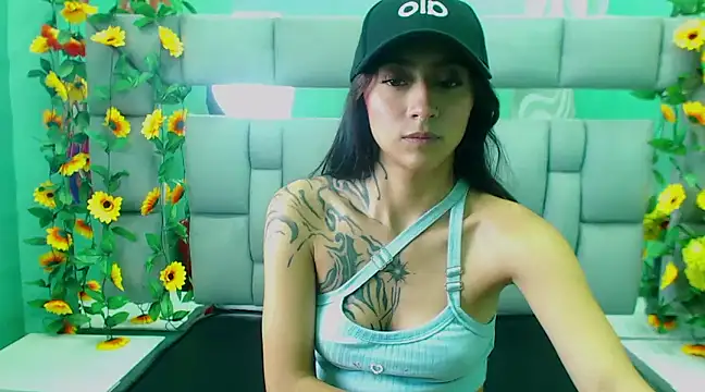 Snapshot of Miaa_Thopmson chatting on 03.11.25 Miaa Thopmson online show from 03.11.25