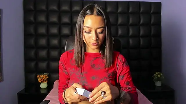 Snapshot of Miaa_Thopmson chatting on 09.25.25 Miaa Thopmson online show from 09.25.25