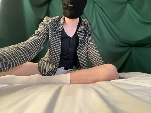 Snapshot of HappyCake chatting on 03.30.26 HappyCake online show from 03.30.26