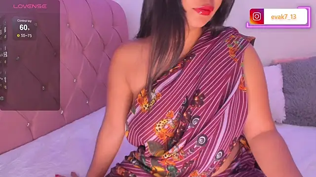 Snapshot of shara_queen1 chatting on 01.23.25 shara queen1 online show from 01.23.25