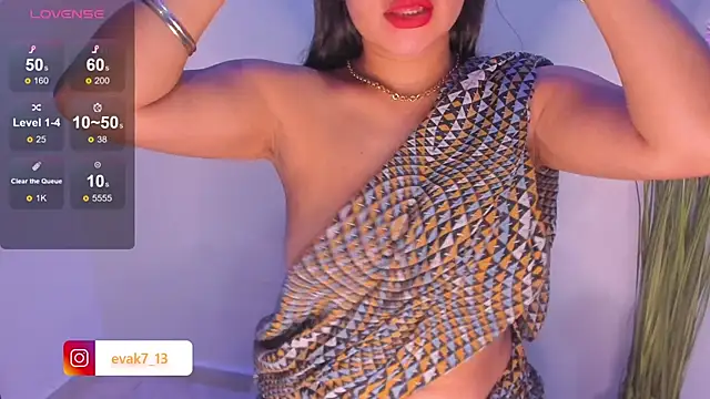 Snapshot of shara_queen1 chatting on 01.29.25 shara queen1 online show from 01.29.25