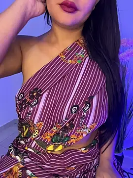 Snapshot of shara_queen1 chatting on 12.01.25 shara queen1 online show from 12.01.25