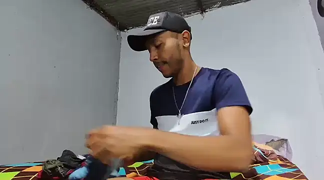 Snapshot of jeffblack2 chatting on 02.21.25 jeffblack2 online show from 02.21.25