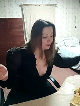 Snapshot of VselenaSun402 chatting on 11.10.25 VselenaSun402 online show from 11.10.25