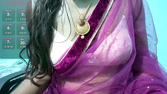 Snapshot of Only_hunny chatting on 02.04.25 Only hunny online show from 02.04.25