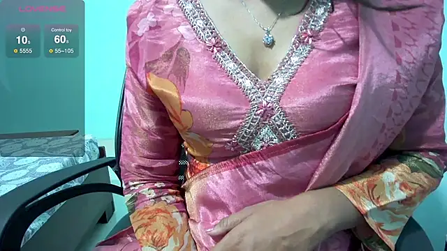 Snapshot of Only_hunny chatting on 02.21.25 Only hunny online show from 02.21.25