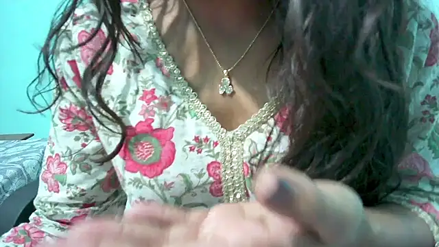 Snapshot of Only_hunny chatting on 03.03.25 Only hunny online show from 03.03.25