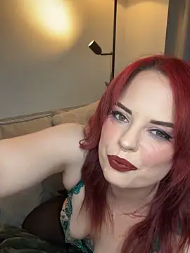 Snapshot of livelovelanaUk chatting on 03.11.26 livelovelanaUk online show from 03.11.26