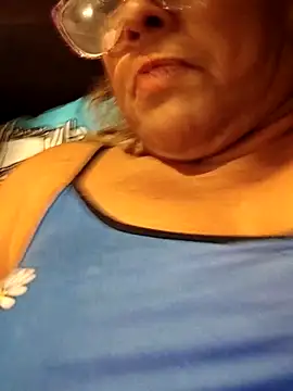 Snapshot of Kasandra_Ho chatting on 03.10.25 Kasandra Ho online show from 03.10.25