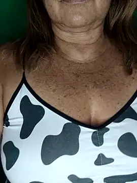 Snapshot of Kasandra_Ho chatting on 10.19.25 Kasandra Ho online show from 10.19.25
