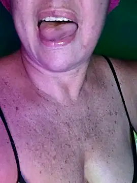 Kasandra Ho online show from 12.04.25