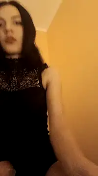 Snapshot of Kristall31 chatting on 12.15.24 Kristall31 online show from 12.15.24