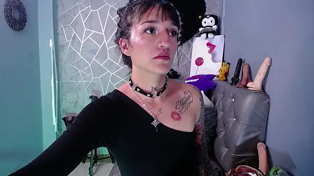 Snapshot of amelierouss chatting on 09.12.25 amelierouss online show from 09.12.25
