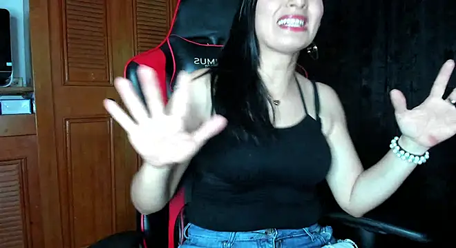 Snapshot of gracekelly12 chatting on 01.14.25 gracekelly12 online show from 01.14.25