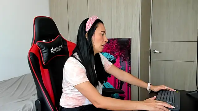 Snapshot of gracekelly12 chatting on 09.29.25 gracekelly12 online show from 09.29.25