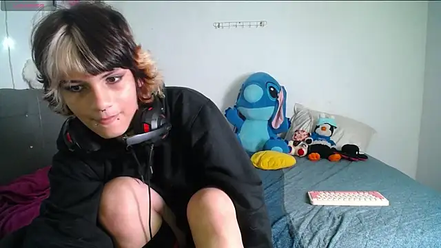 Caitlynwheler online show from 03.12.25