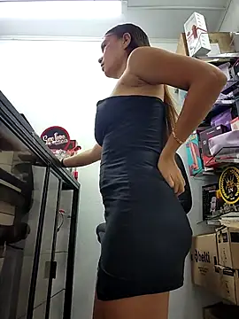 Snapshot of rapunzel069 chatting on 02.23.25 rapunzel069 online show from 02.23.25