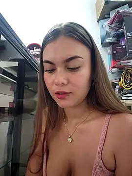 Snapshot of rapunzel069 chatting on 03.14.25 rapunzel069 online show from 03.14.25