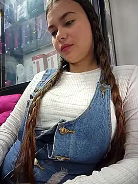 Snapshot of rapunzel069 chatting on 12.02.25 rapunzel069 online show from 12.02.25