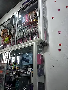 Snapshot of rapunzel069 chatting on 12.05.25 rapunzel069 online show from 12.05.25