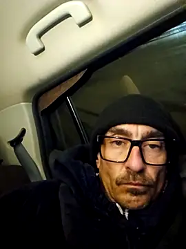 Snapshot of Pumpndeep chatting on 11.28.25 Pumpndeep online show from 11.28.25