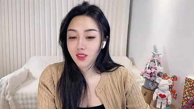 Snapshot of K-moumou chatting on 02.13.25 K-moumou online show from 02.13.25